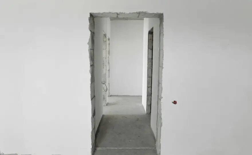 Jak zmniejszyć otwór drzwiowy o 10 cm - Sprawdzone metody bez błędów