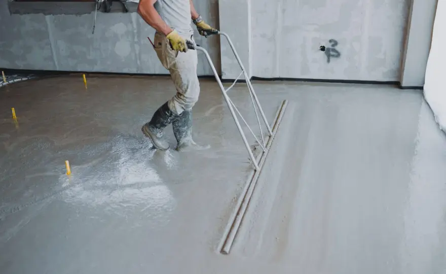 Ile worków wylewki na 10 m²? - Policz to sam!